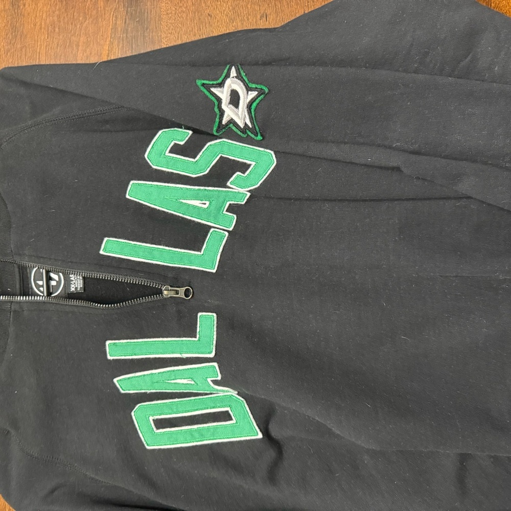 47 Men's Black and Green Zip Up Sweater